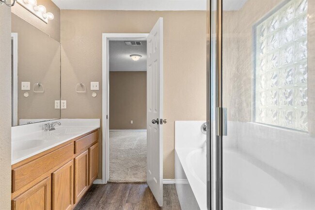 Building Photo - 3769 Castle Rock Dr