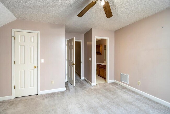 Building Photo - 921 Arnaud St