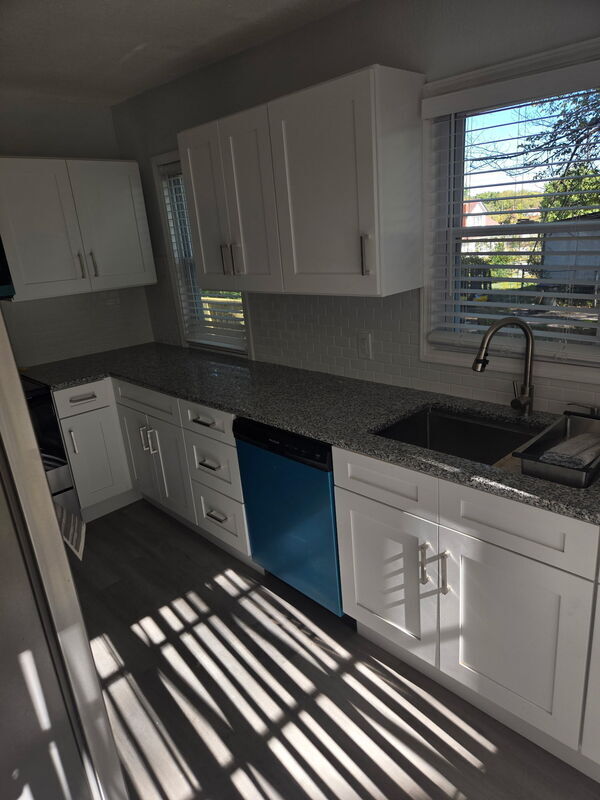 Building Photo - 2501 E 68th Terrace