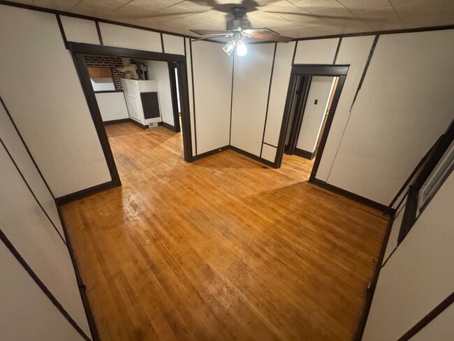 Building Photo - 2628 W 3rd St