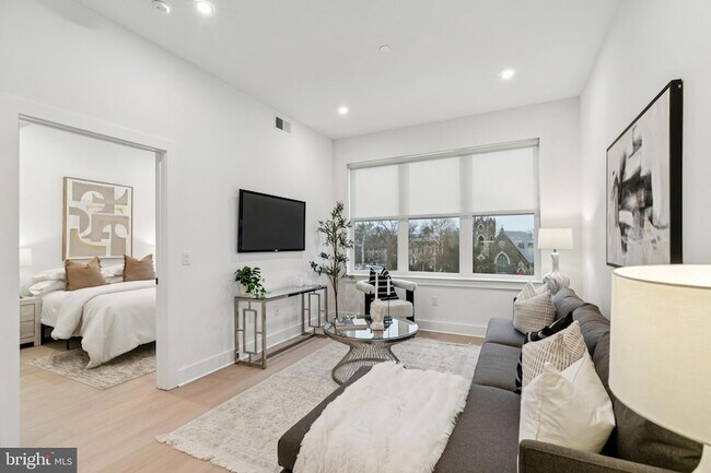 Building Photo - 30 W Allens Ln