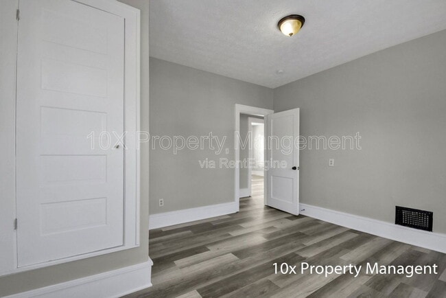 Building Photo - 2316 Ontario St