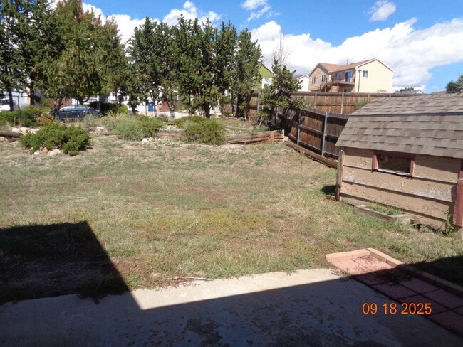 Building Photo - Nicely updated home close to amenities