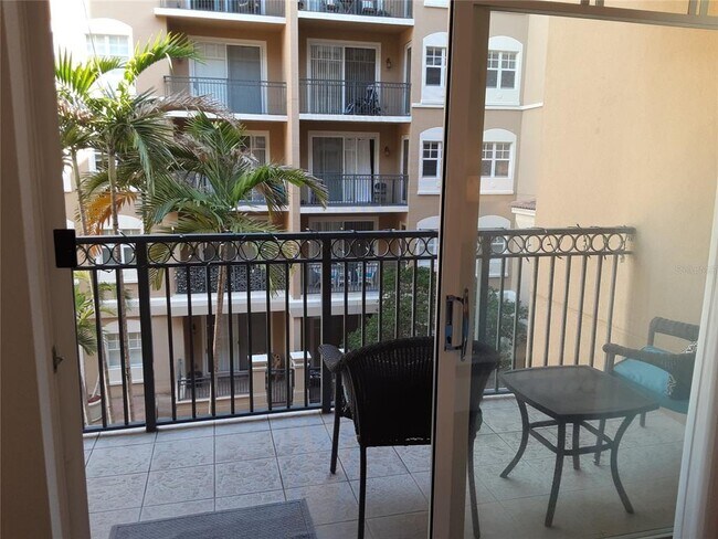 Building Photo - 1064 N Tamiami Trl