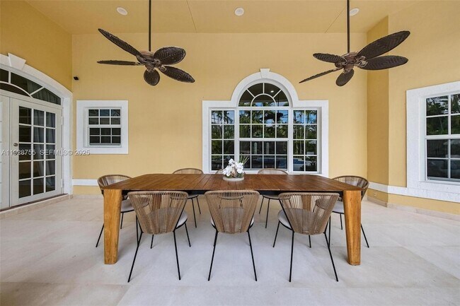 Building Photo - 1033 Almeria Ave