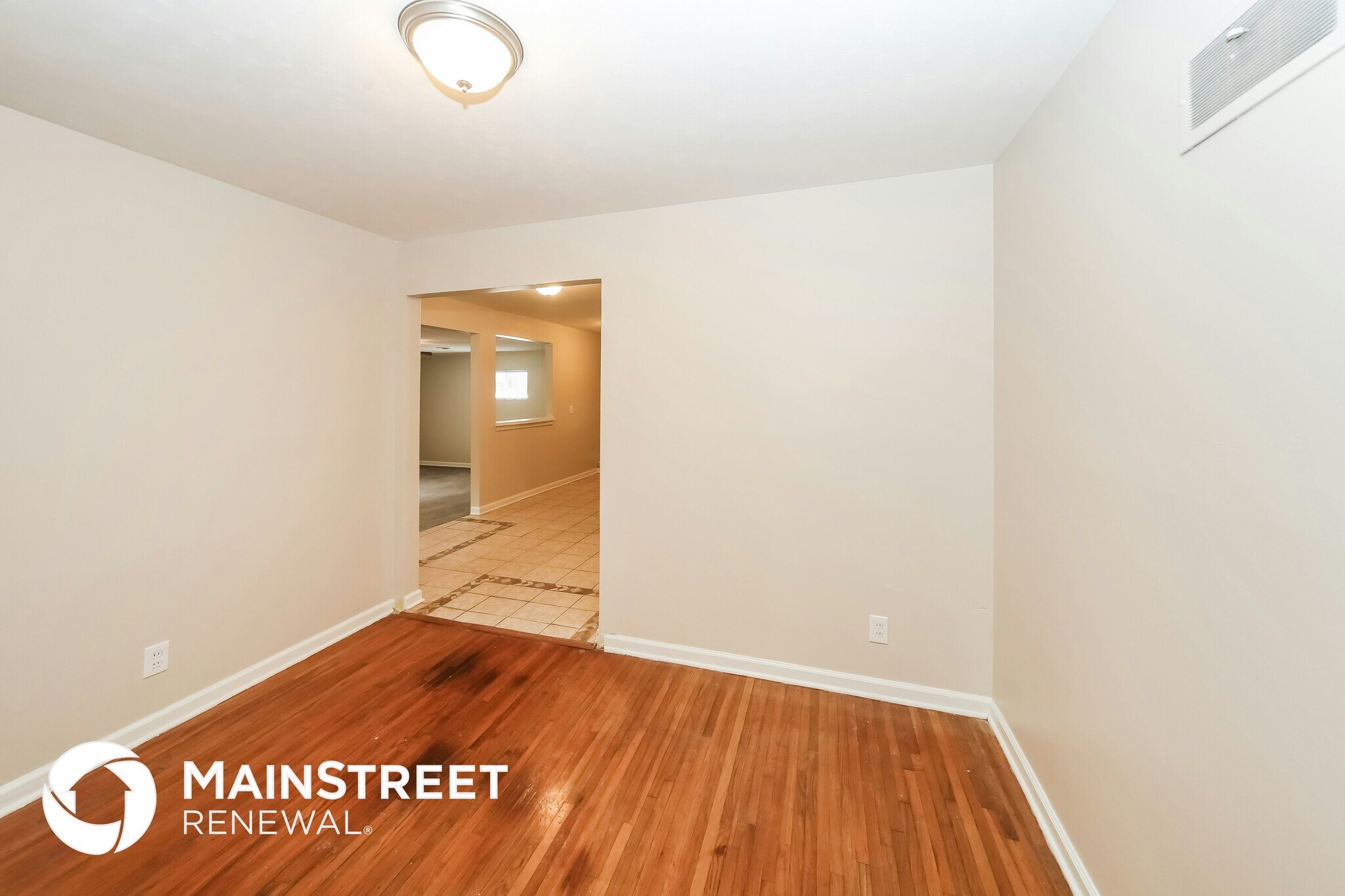 Building Photo - 3045 Beauchamp Dr