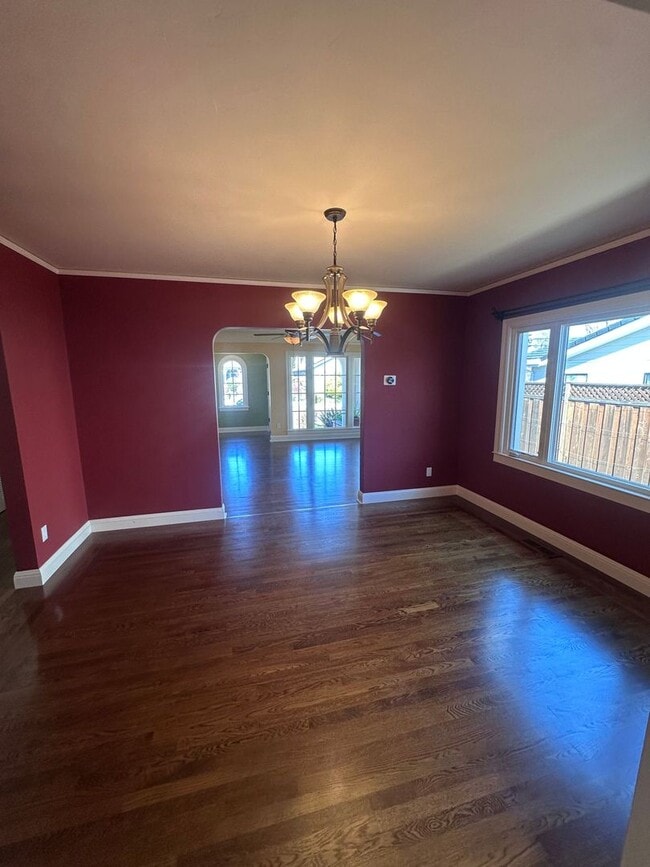 Building Photo - 115 Aster Rd