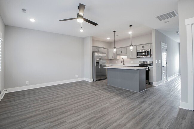 Building Photo - 403 Jonathan Wade Cir