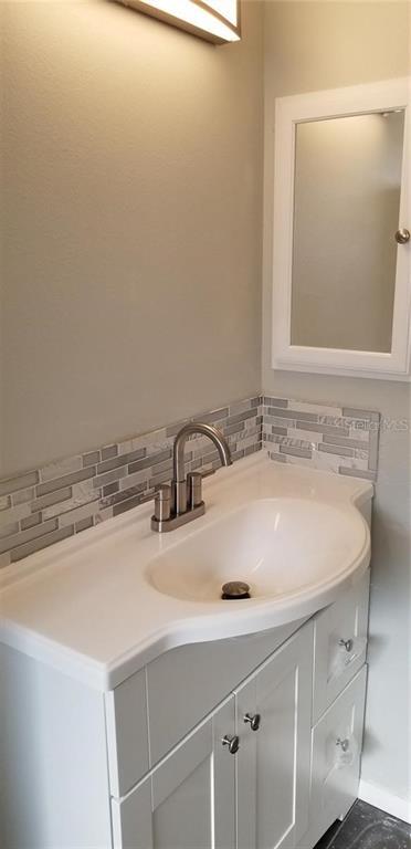 Building Photo - 305 Hammock Terrace