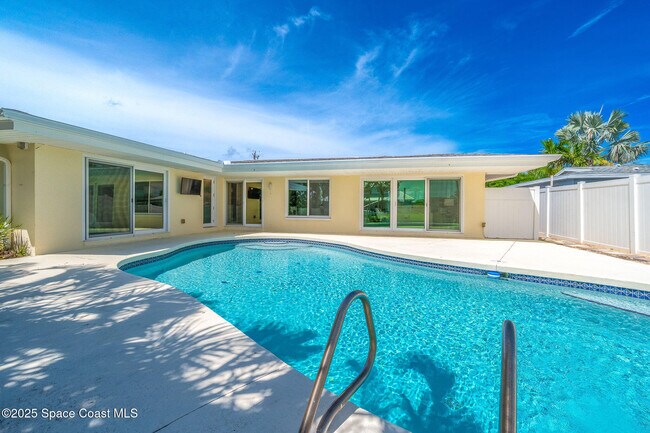 Building Photo - 458 Sandpiper Dr