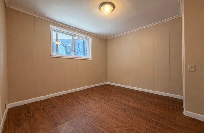 Building Photo - 274 Chenango St