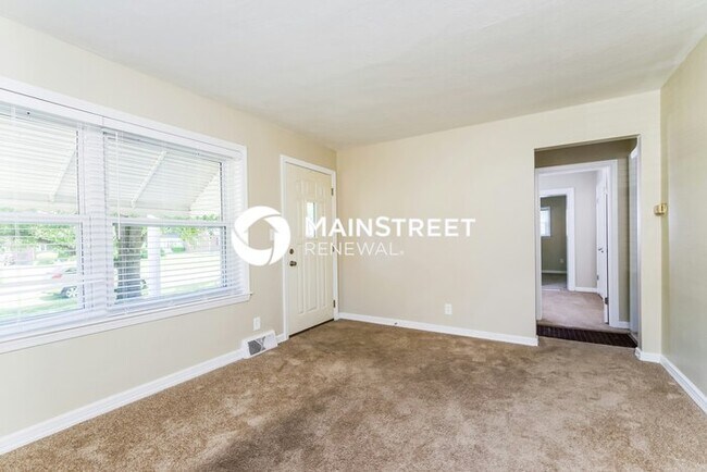 Building Photo - 4 Bedroom Pet-Friendly Home in Louisville,...