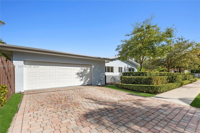 Building Photo - 8910 NE 9th Ct