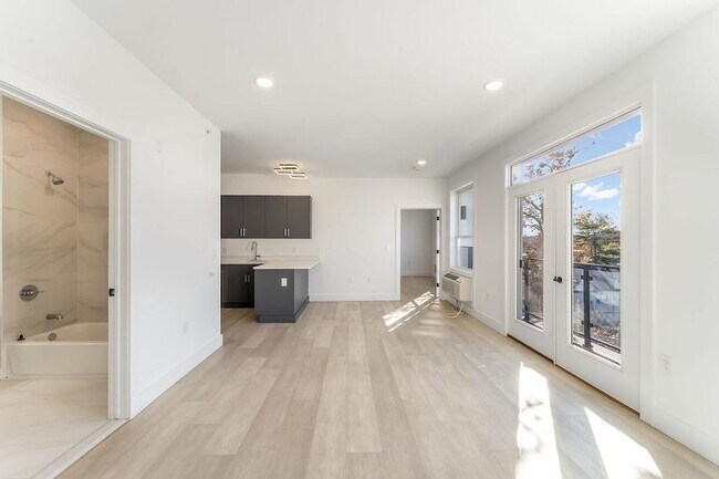 Building Photo - 43-45 W 32nd ST Unit 501