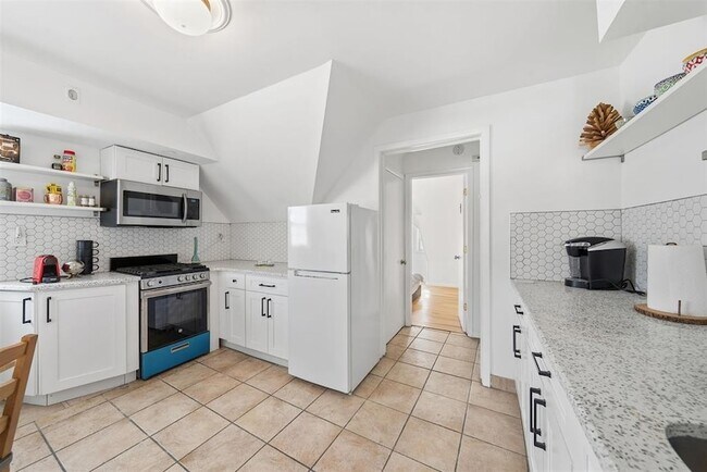 Building Photo - 124 73rd St