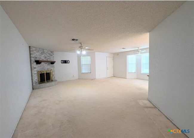 Building Photo - 1428 Devin Dr