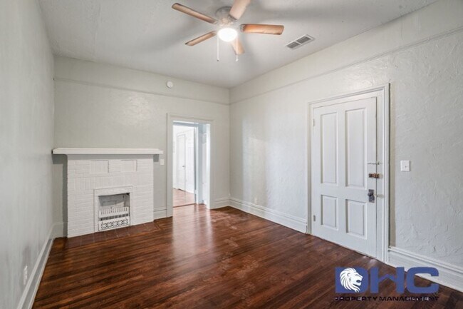 Building Photo - 3556 E Main St