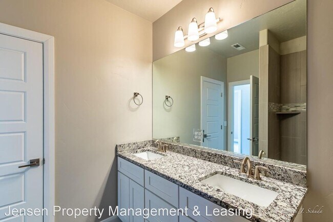 Building Photo - 6 br, 3.5 bath House - 2773 South 3440 West