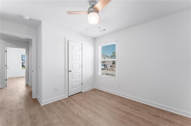 Building Photo - 4651 W Aurora St