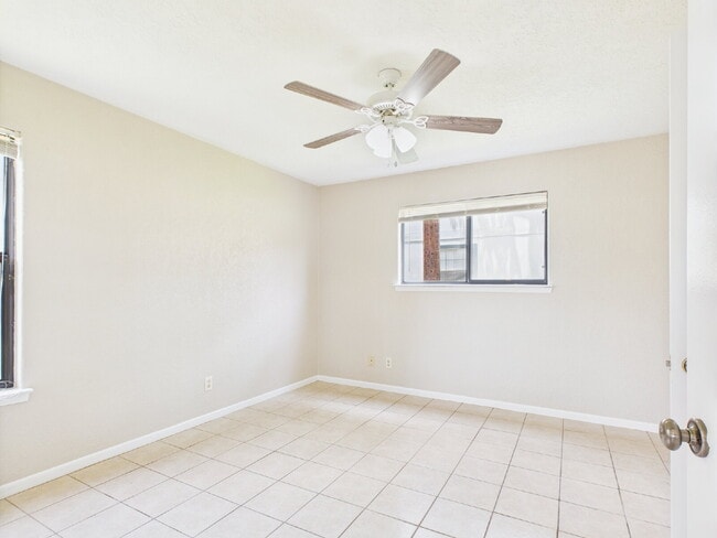 Building Photo - Charming 1-Bedroom Retreat on Friendship L...