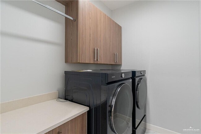 Building Photo - 29 Doctor's Dr