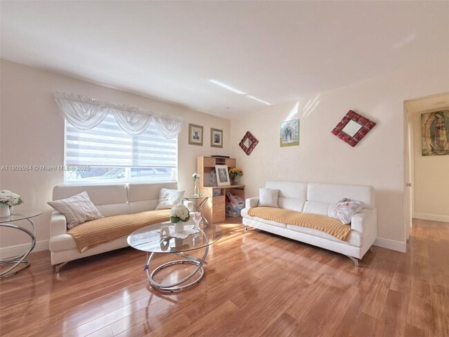 Building Photo - 10965 SW 116th St