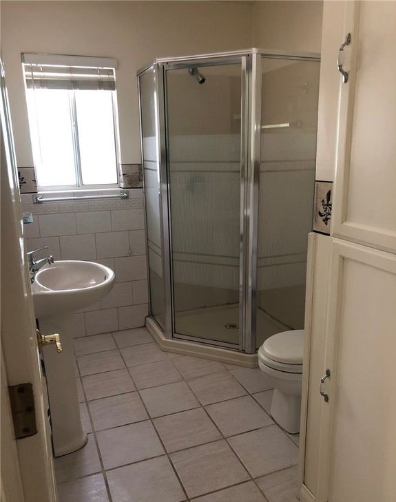 Building Photo - 976 Berne Dr