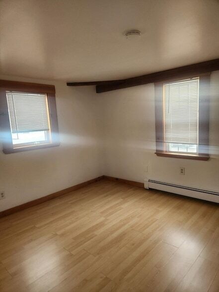 Building Photo - 92 Main St