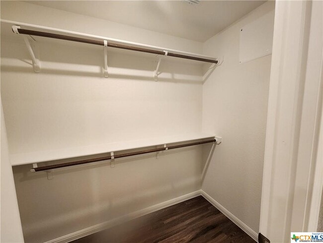 Building Photo - 5911 Betty Lou Dr