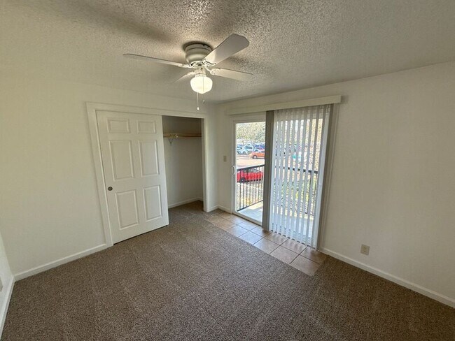 Building Photo - 1015 SW 5th Ave