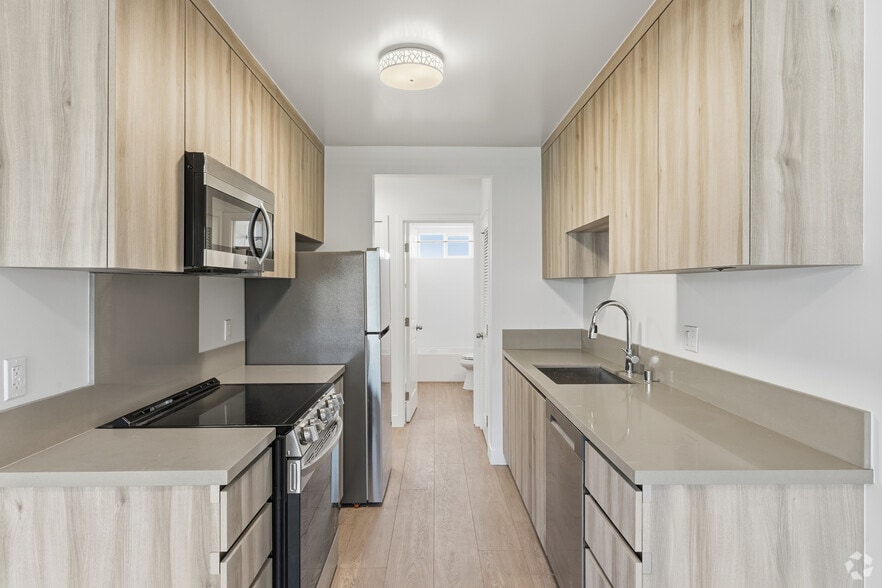 1BR, 1BA - 600SF - Kitchen - Above 7th Apartments