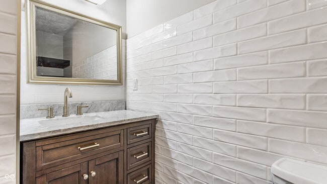 Building Photo - 1235 Tecumseh St