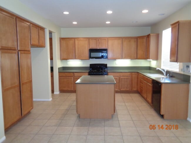 Building Photo - Beautiful West Lancaster 2 Story Offering 3209 sq. ft.