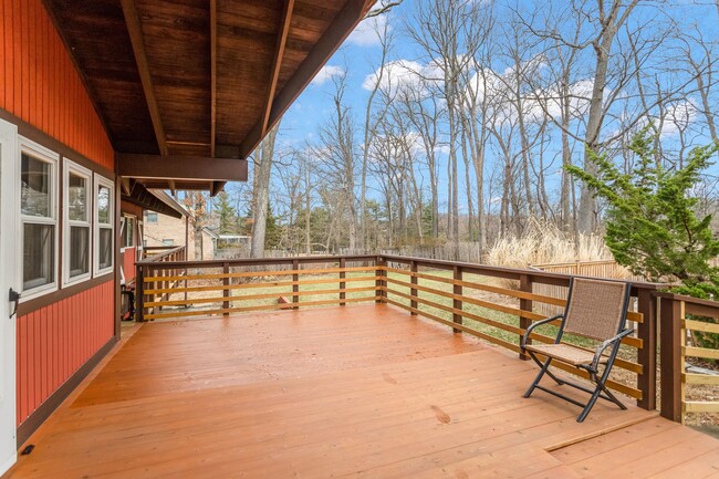 Building Photo - Mid-Century Lodge Home in Frederick with 6...