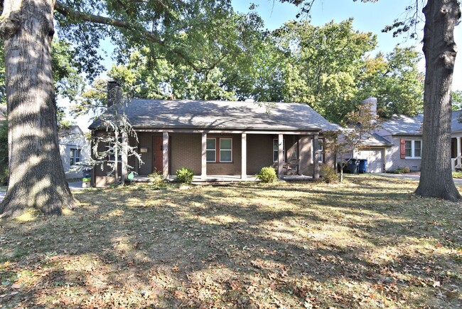 Building Photo - Remodeled bungalow in the heart of Mid-town