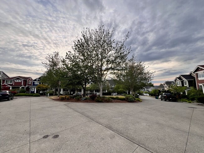 Building Photo - Beautiful 4BR | 2.5BA Home on Cul-de-Sac i...