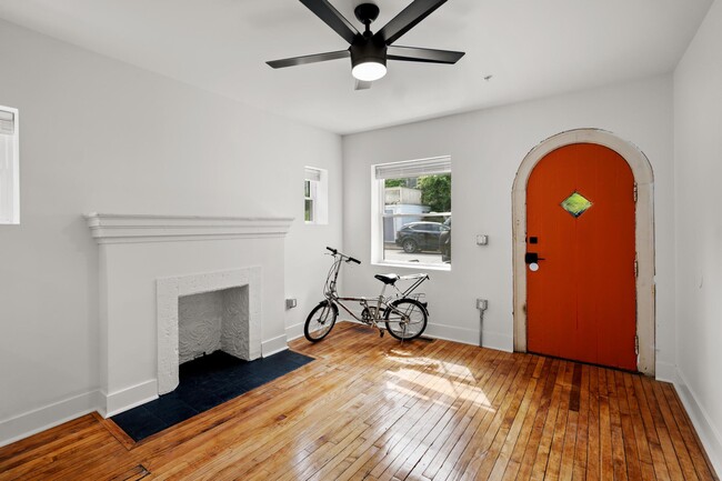 Building Photo - 217 W 13th St