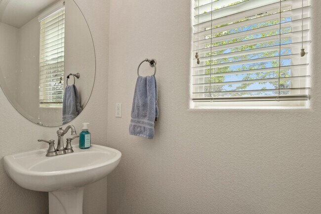 Building Photo - Wolf Ranch Rental in Academy D20 School Di...
