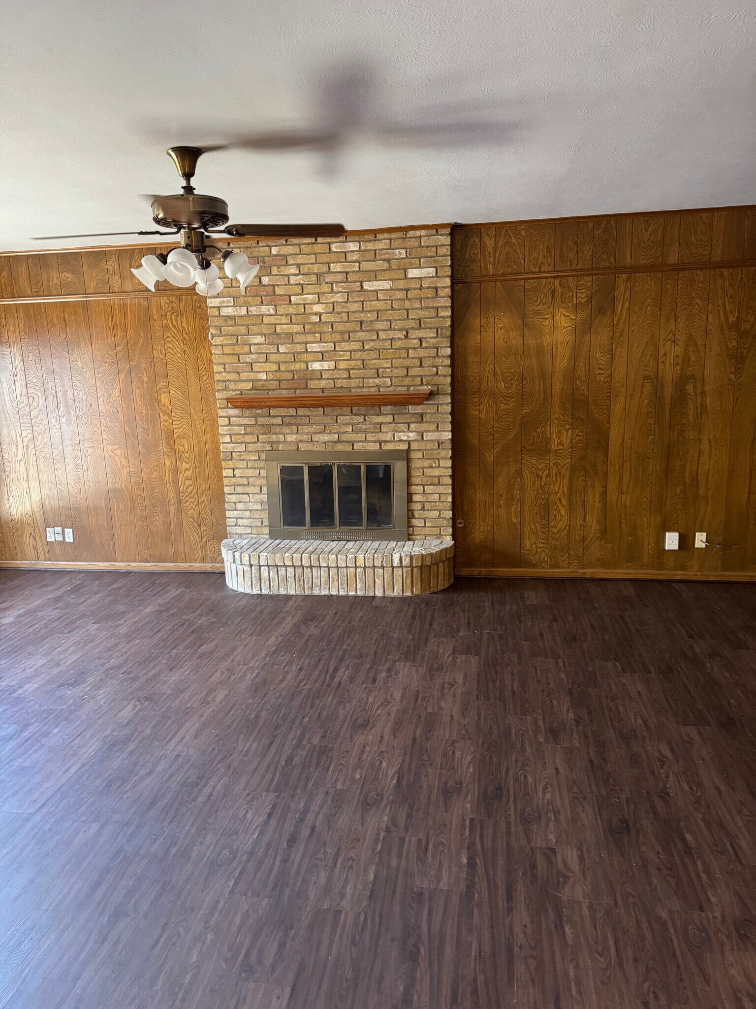 Building Photo - 1806 Crescent Dr