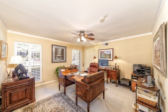 Building Photo - 11407 S Chestwood Dr