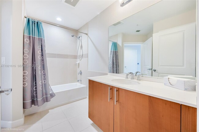 Building Photo - 1945 S Ocean Dr