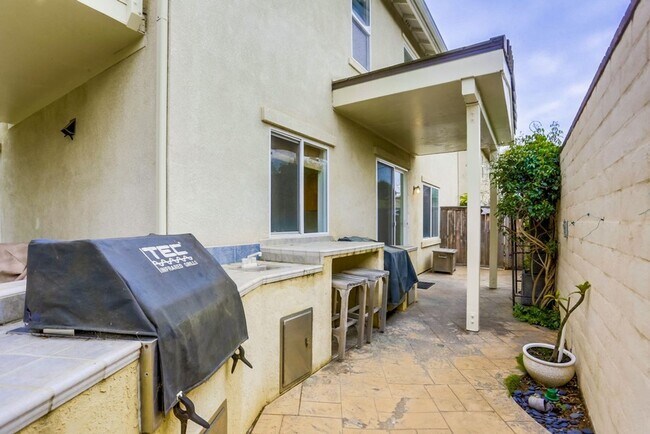 Building Photo - Amazing ocean view from this stunning Carlsbad home!