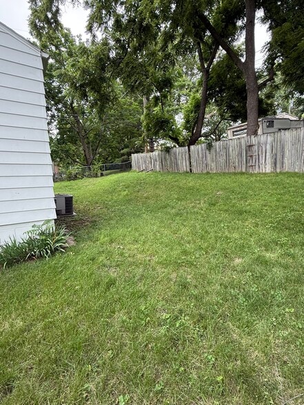 Building Photo - 5705 Fontenelle Blvd