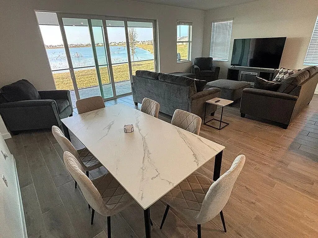 Building Photo - 8256 Shore Lake Dr