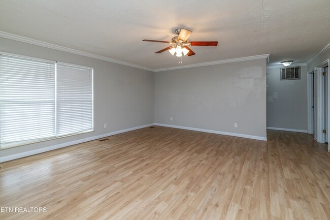 Building Photo - 11719 S Williamsburg Dr