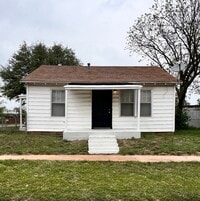 Building Photo - 2 Bedroom 1 Bath