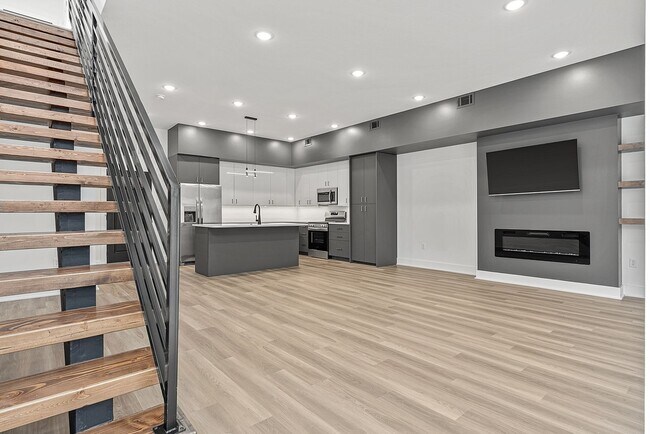 Building Photo - Edge Luxury Townhomes