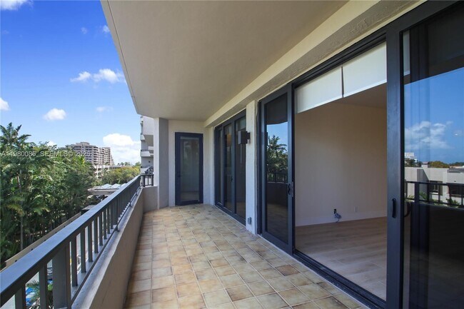 Building Photo - 151 Crandon Blvd