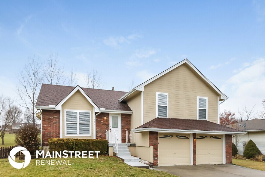 Building Photo - 1706 Sunset Dr