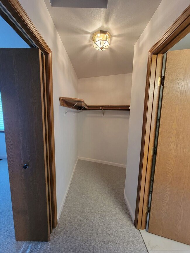 Building Photo - Newer 2 story 1761 sq ft 3 bedroom, 2 1/2 bath home with 2 car garage